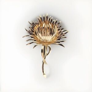 Vintage MCM Crown Trifari Dimensional Gold Tone Scottish Thistle Brooch 1950s-60